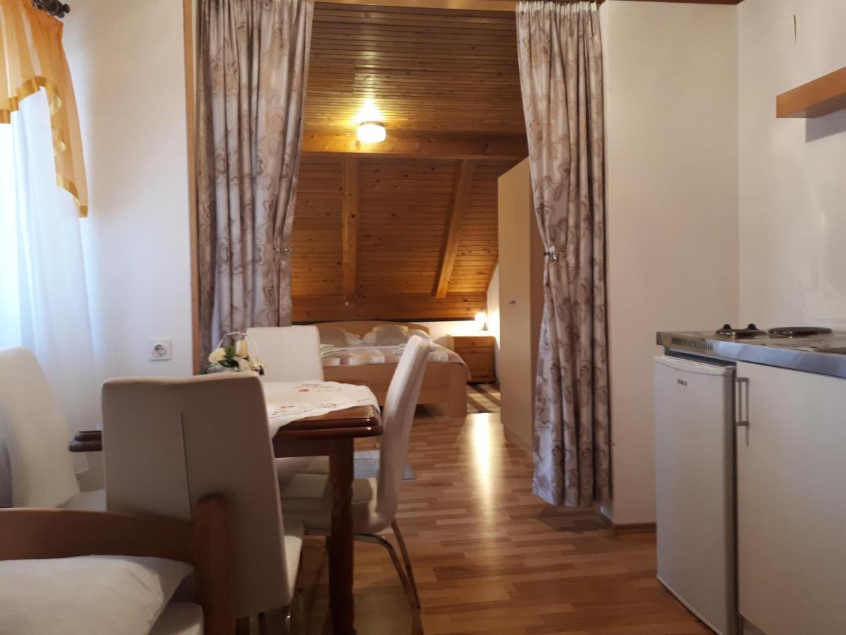 Guest House Family Varda Plitvice Lakes Plitvička Jezera Екстериор снимка