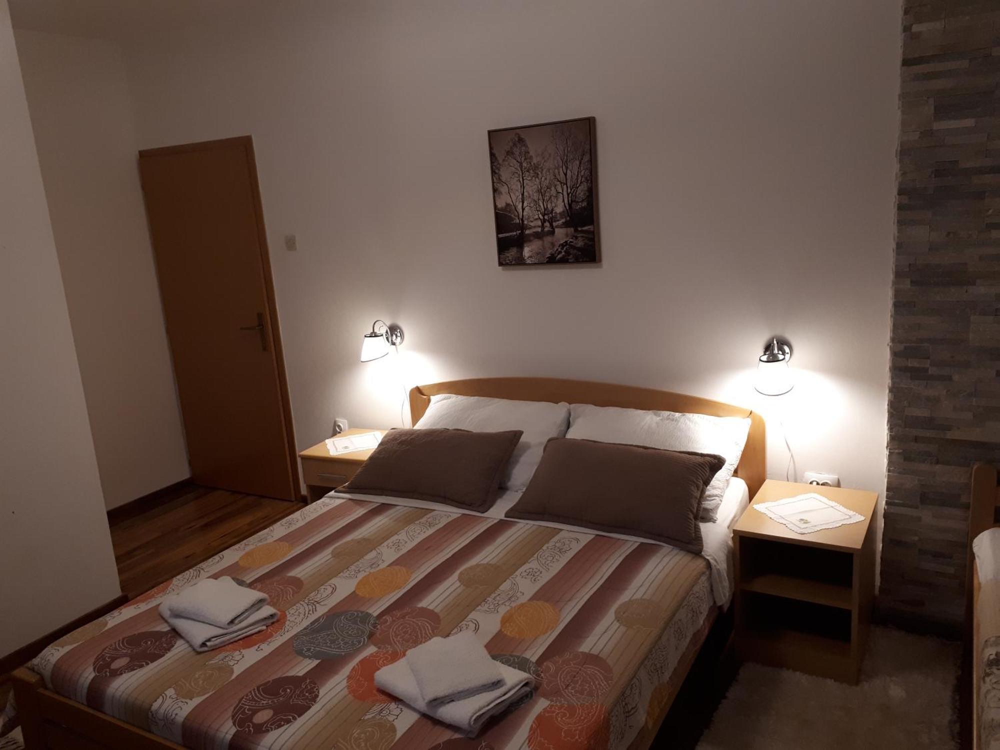 Guest House Family Varda Plitvice Lakes Plitvička Jezera Екстериор снимка