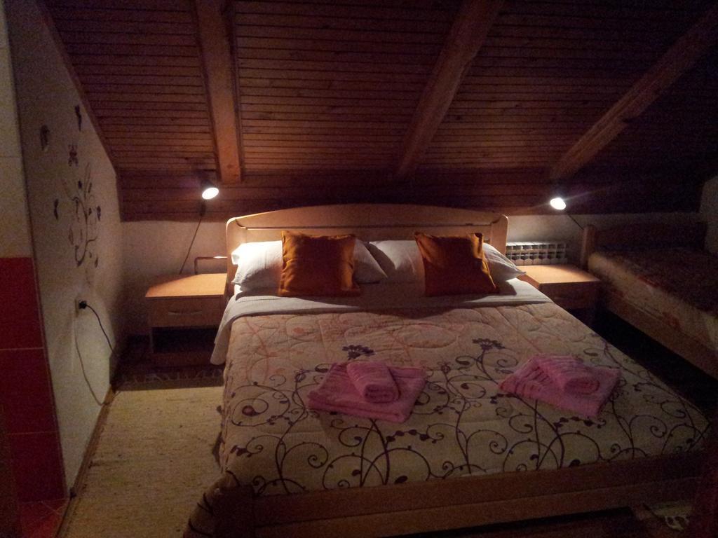 Guest House Family Varda Plitvice Lakes Plitvička Jezera Екстериор снимка