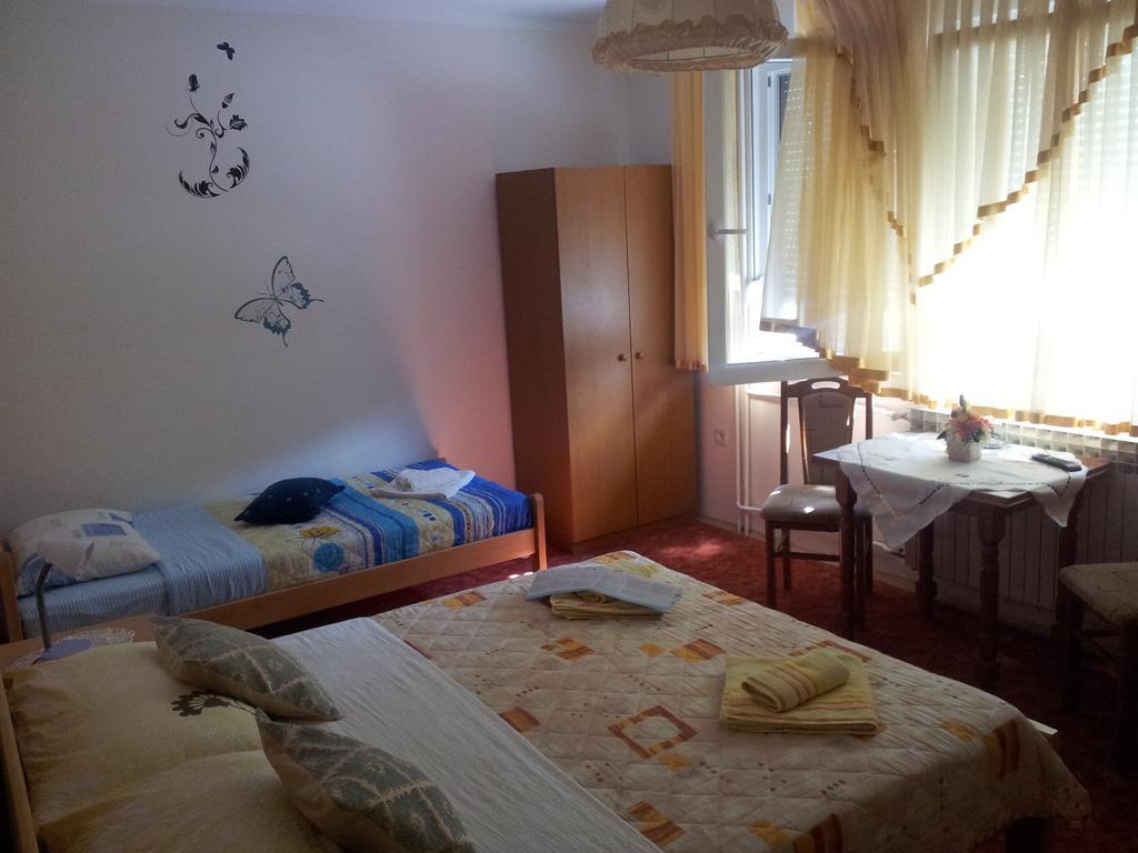 Guest House Family Varda Plitvice Lakes Plitvička Jezera Екстериор снимка