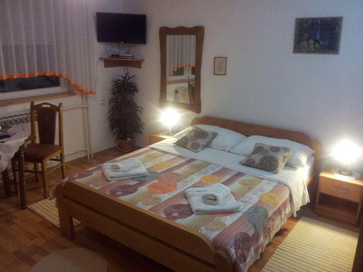 Guest House Family Varda Plitvice Lakes Plitvička Jezera Екстериор снимка