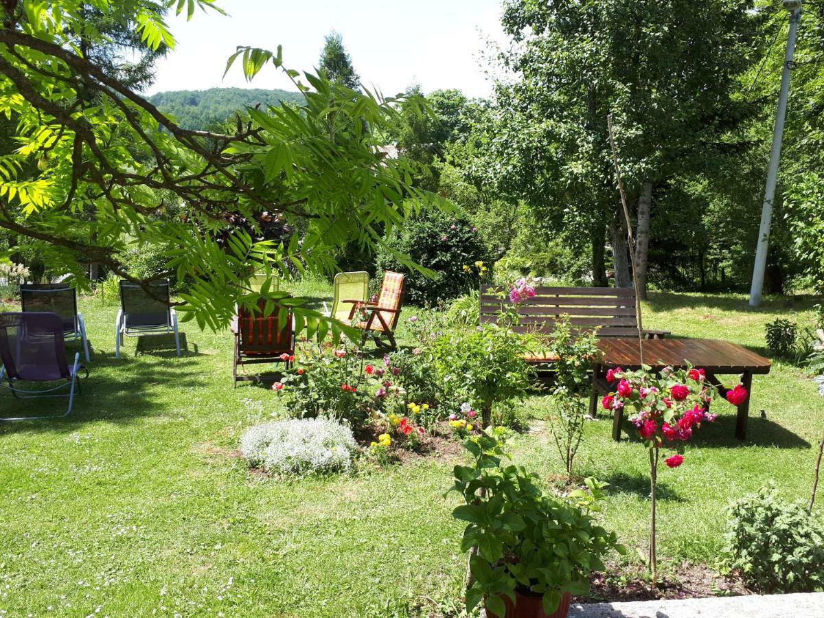 Guest House Family Varda Plitvice Lakes Plitvička Jezera Екстериор снимка